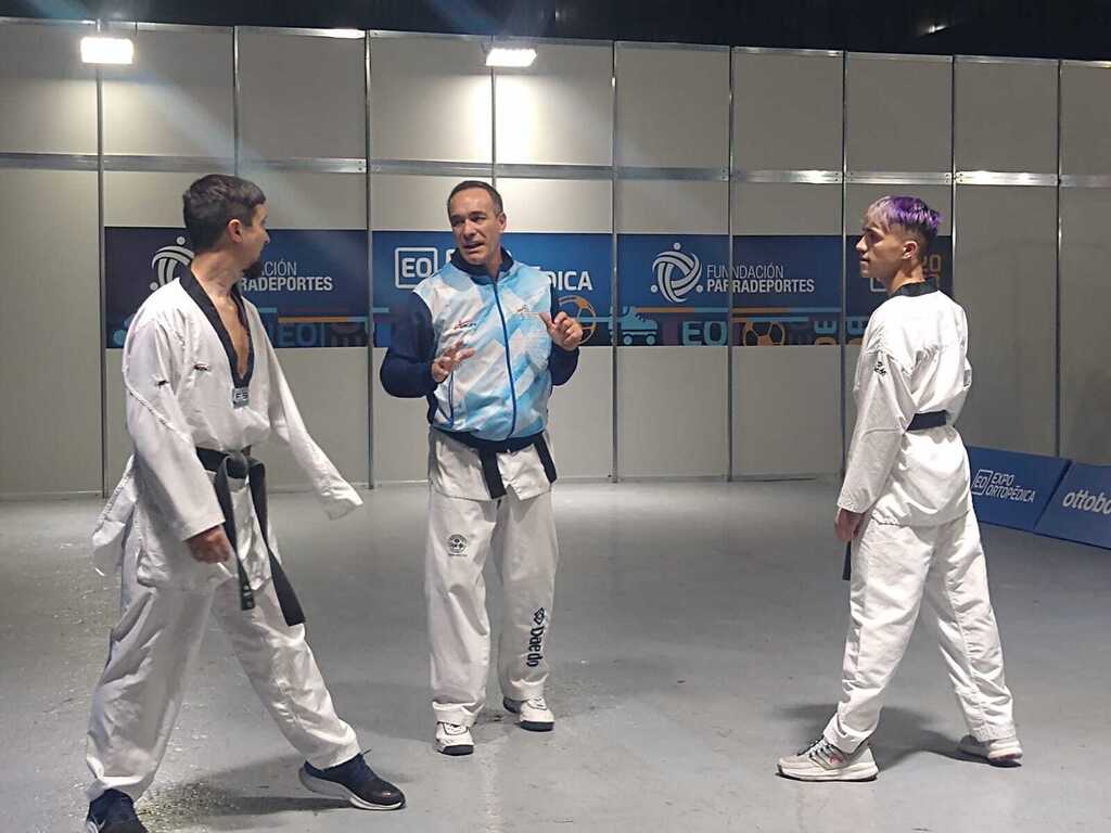 CATaekwondo's tweet photo. #ParaTaekwondo El equipo de Para-Kyorugui participó una vez en la Expo Ortopedia de Costa Salguero.

A través de la invitación de Secretaría de Deportes de la Nación, la Confederacion Argentina de Taekwondo fue representada por el equipo nacional de para… https://t.co/3A2jaf1Oar https://t.co/vyp4HAuHS1