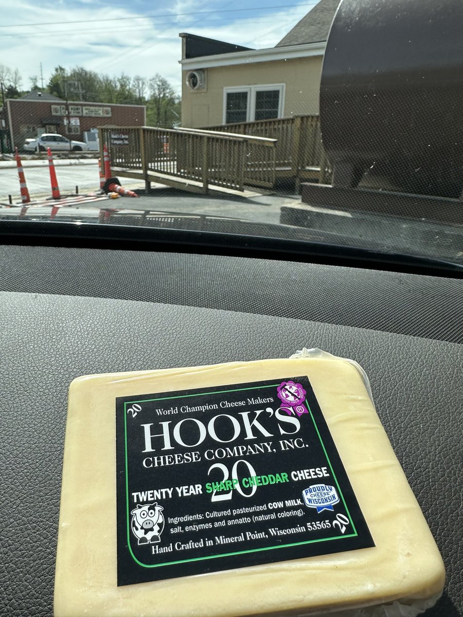 JonathanRStrand's tweet photo. Just picked up my pound of 20 year old cheddar #hookscheese #cheese https://t.co/wUulLTyTqC https://t.co/aumxD0mvNV
