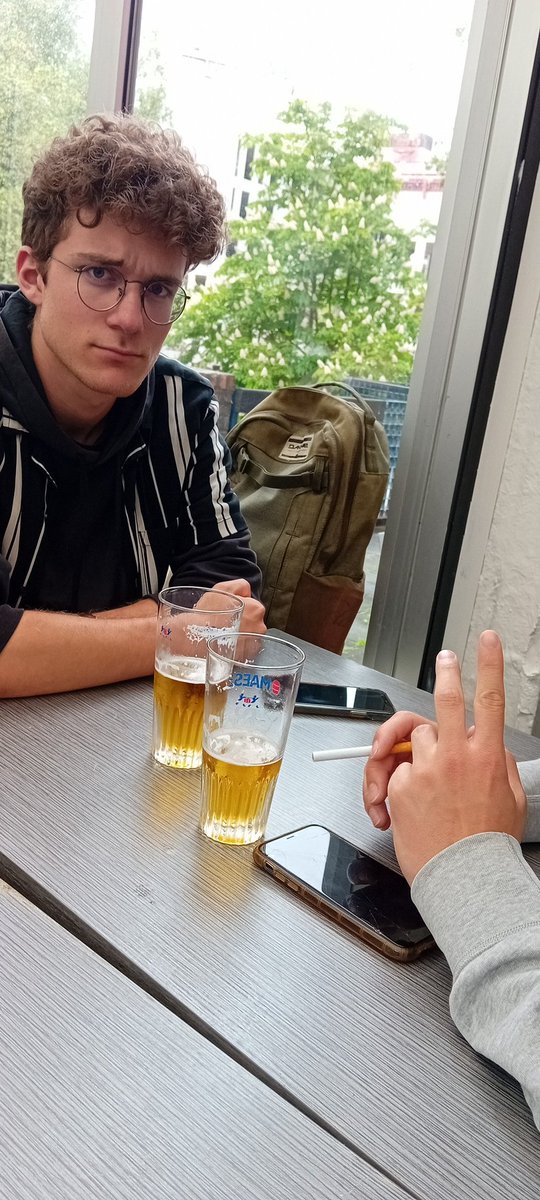 a_lagache's tweet photo. Première réunion en tant que Scrum Master 
Ça daily scrum meeting ou quoi? https://t.co/pPU63zfK4a