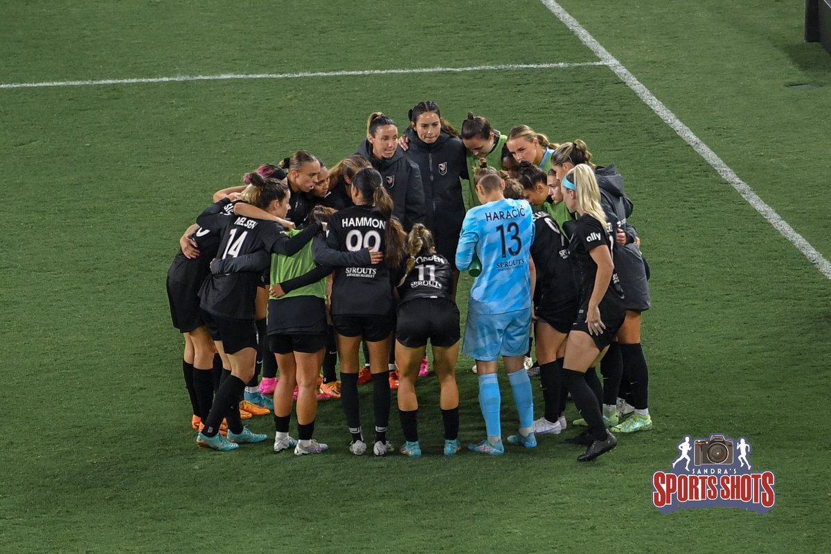 Sandras_SportsS's tweet photo. Different views, same passion!
@weareangelcity
#ACFC #WeAreAngelCityFC #Volemos #makehistorywithus #NWSL #CaptureShowcaseSupportEmpower
π· Sandraβs Sports Shots is committed to covering and showcasing more women and non-binary athletes in sports. https://t.co/xjhLGysgnf