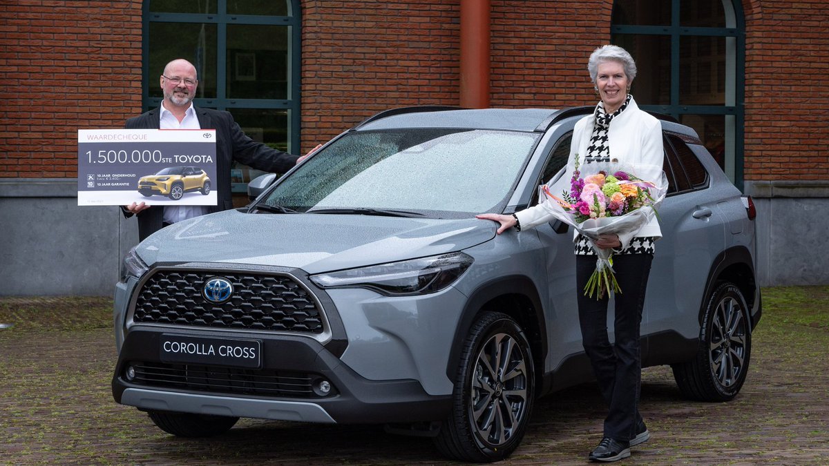 1.499.998… 1.499.999… 1.500.000! 🎉  Afgelopen week overhandigden we de anderhalf miljoenste Toyota aan de nieuwe eigenaresse. Check het hele verhaal hier: toyota.nl/ontdek-toyota/…

#Toyota #YarisCross