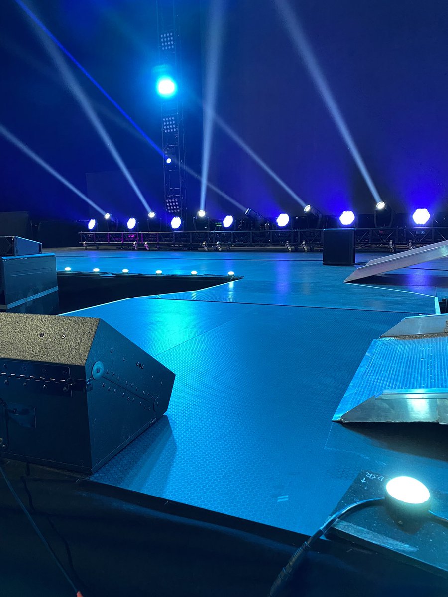 Fredmkcb's tweet image. Waiting for a friend ! #Springsteen #springsteenparis #SpringsteenTour2023 #joie