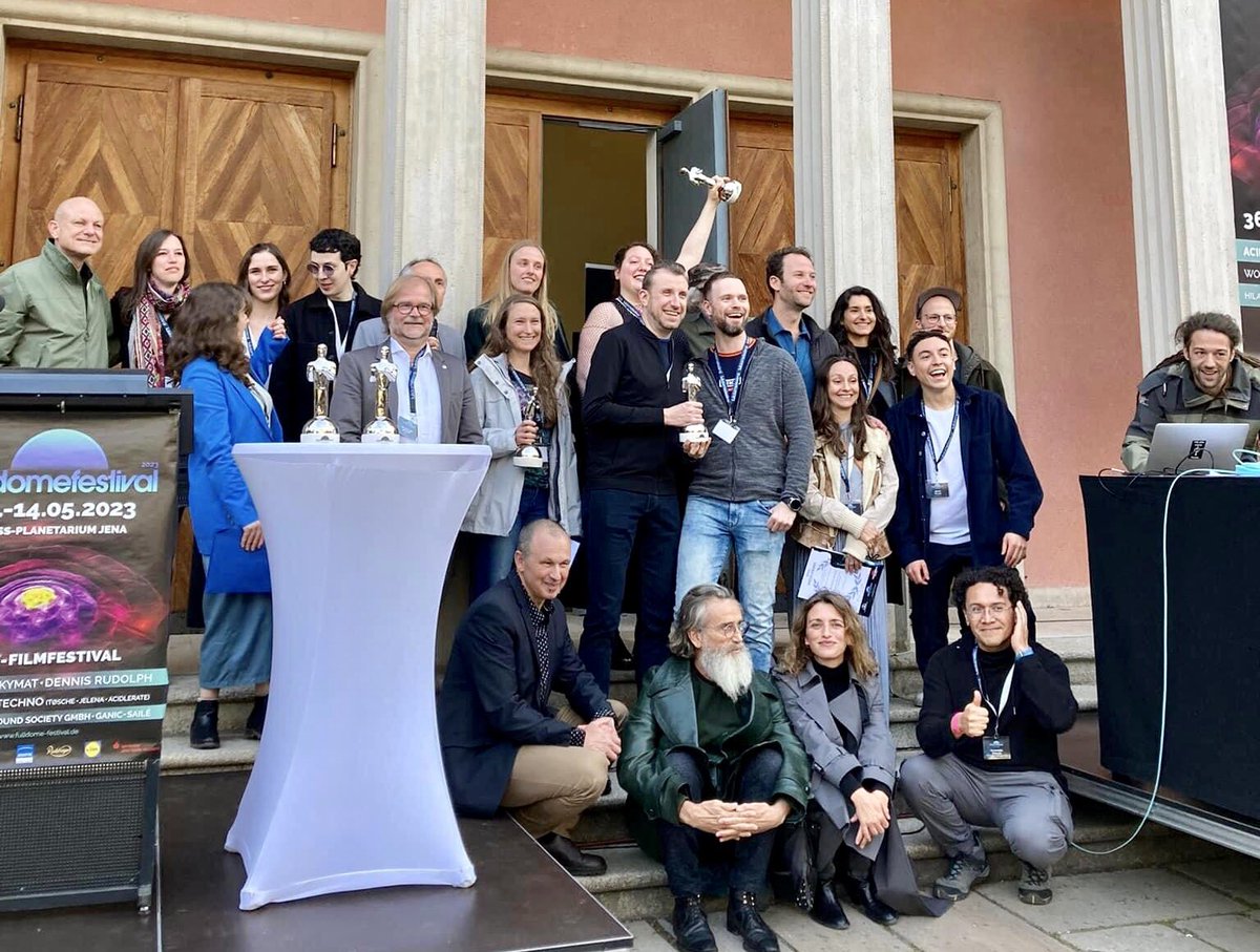 So sehen Sieger aus … 
Winners of the FullDome Festival 2023 JANUS-Awards.
Check who they are at 
fulldome-festival.de
#fulldomefestival #Janusaward