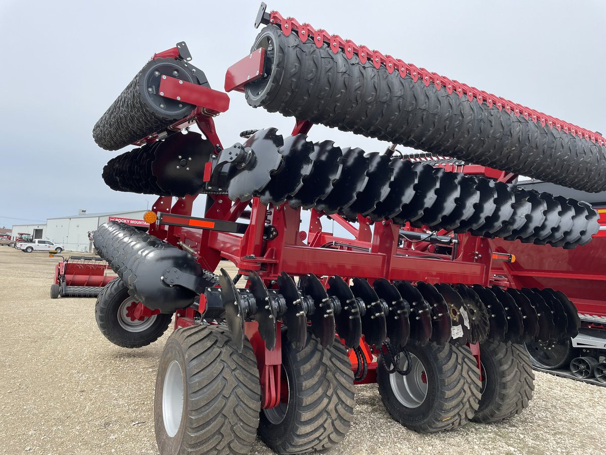 Case IH Speed Tiller. Do you know all the advantages of this machine? Find out from your salesman at Rocky Winkler. #speed #speedtiller #plant23 #rockywinkler