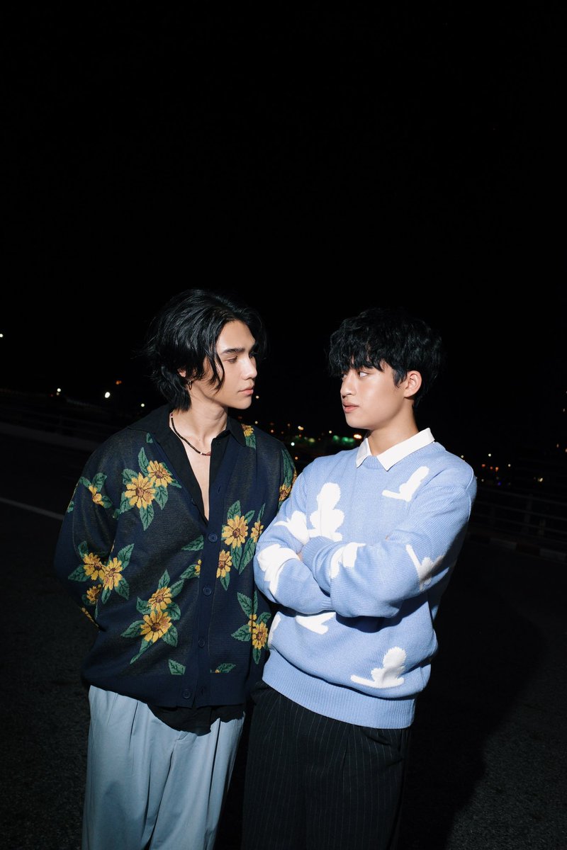 chaanup's tweet photo. THESE TWO BETTER NOT LEAVE US HANGING FOR A MONTH FOR A PHOTO OR AN INTERACTION

#WuJuRaonSendOff https://t.co/9oiXqvBJBN