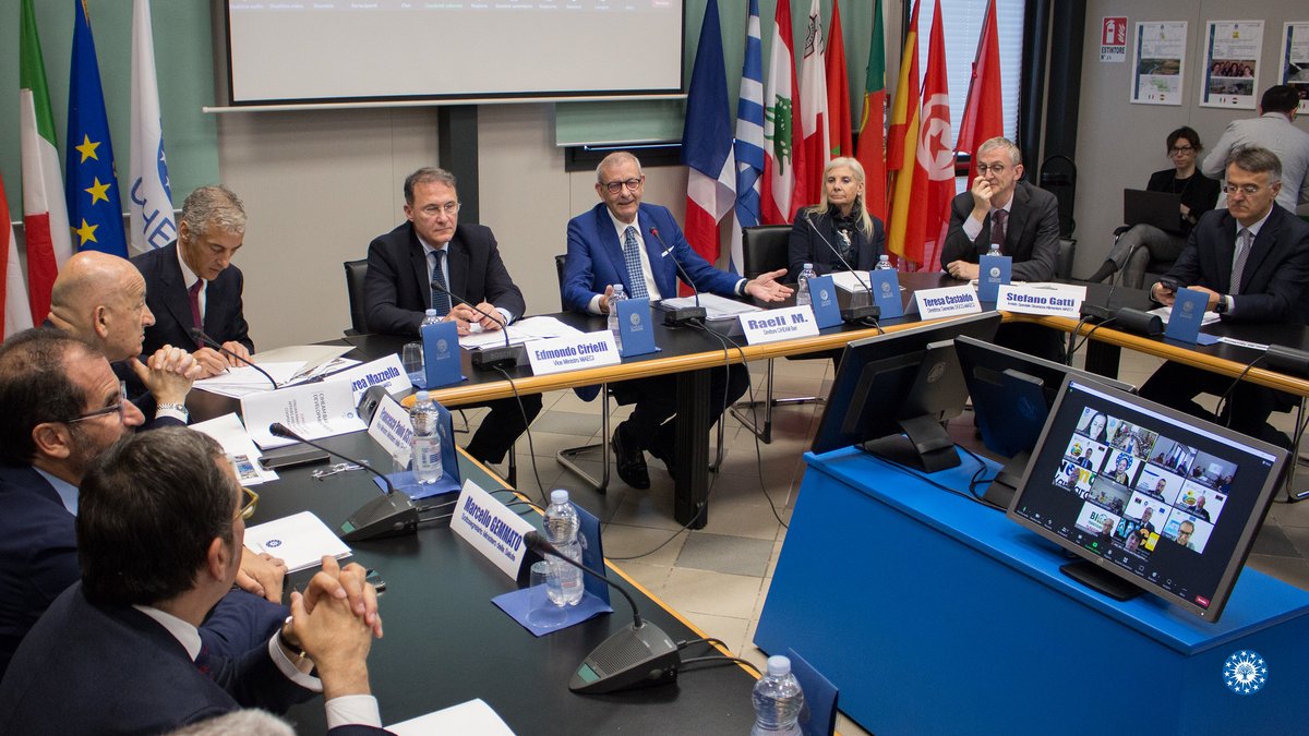 Dir. @Maurizio_Raeli  ha illustrato impatti delle iniziative su #sicurezzaalimentare #svilupposostenibile delle #comunità e dei territori rurali e costieri realizzate da #CIHEAMBari nei Paesi prioritari di #Cooperazioneitaliana sottolineando il fondamentale sostegno di @ItalyMFA