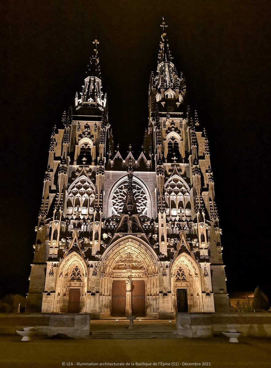 VINCIEnergies's tweet image. 📸 Reconnaissez-vous cet édifice ? 🤔

Il s&apos;agit de la Basilique Notre-Dame de L&apos;Épine ⛪

L&apos;entreprise #CEGELEC Châlons Réseaux en partenariat avec #LEA a été chargée de sa mise en valeur 🛠