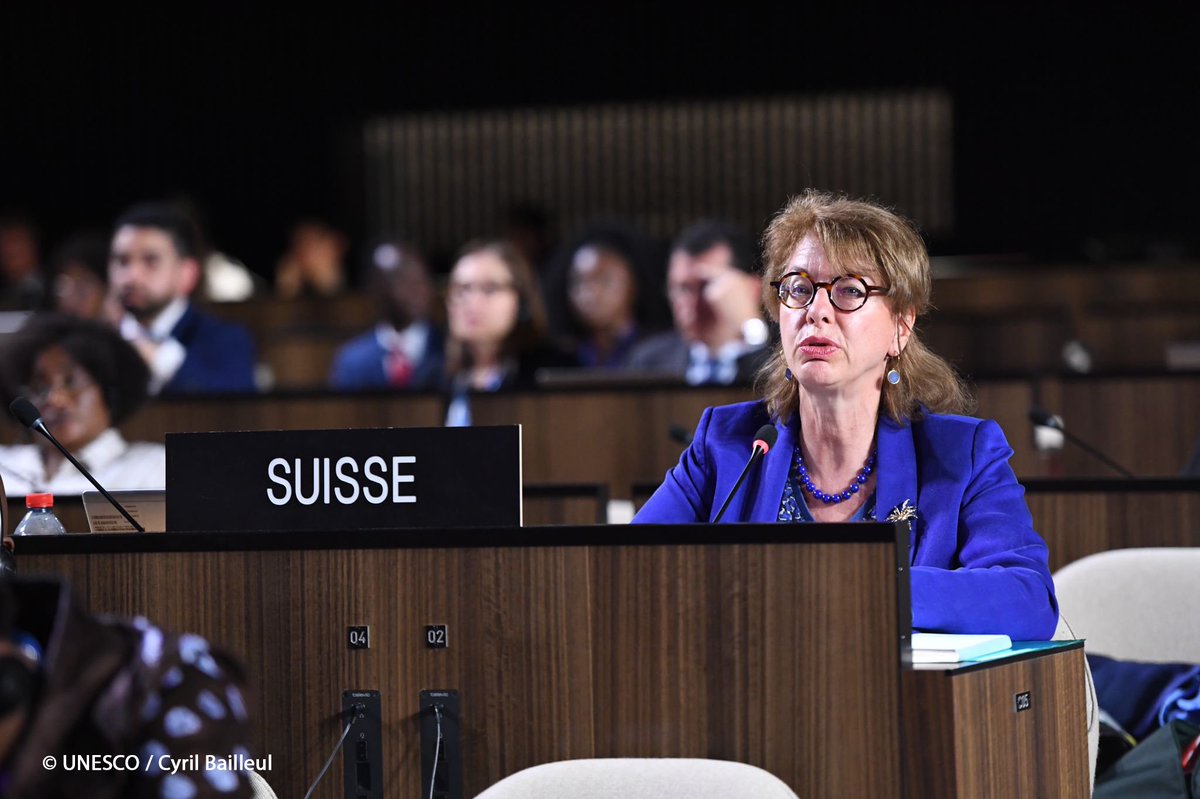 At the plenary debate of the @UNESCO 216th Executive Board in Paris, 🇨🇭 stressed the leading role of UNESCO in Education for all, also in Emergencies, and underlined the need for an agile Organisation having impact on the ground. #UNESCO #ExecutiveBoard