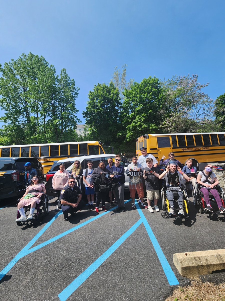 MsScarcelli1206's tweet photo. Thank you so much @AstonPD for having us today! We had a great time checking out the station and spending time with Officer Coyle 👮‍♂️ 
@Ms_LehmanSVHS https://t.co/189HLIwo8G