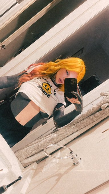 Don&rsquo;t tell me to smile 😑 https://t.co/t2RYVeys0t