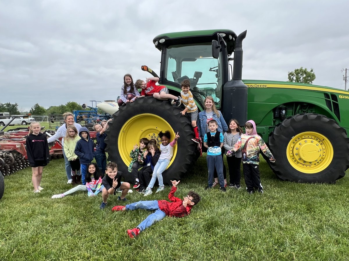 PrincipalRuyle's tweet image. My favorite week of this year is here! @twomileprairie Ag Week is off to a great start! #prairieproud #placebased