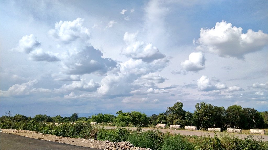 CharuRajput03's tweet photo. I admire the sky and someone under it✨💫 https://t.co/DU3BGXOuhX
