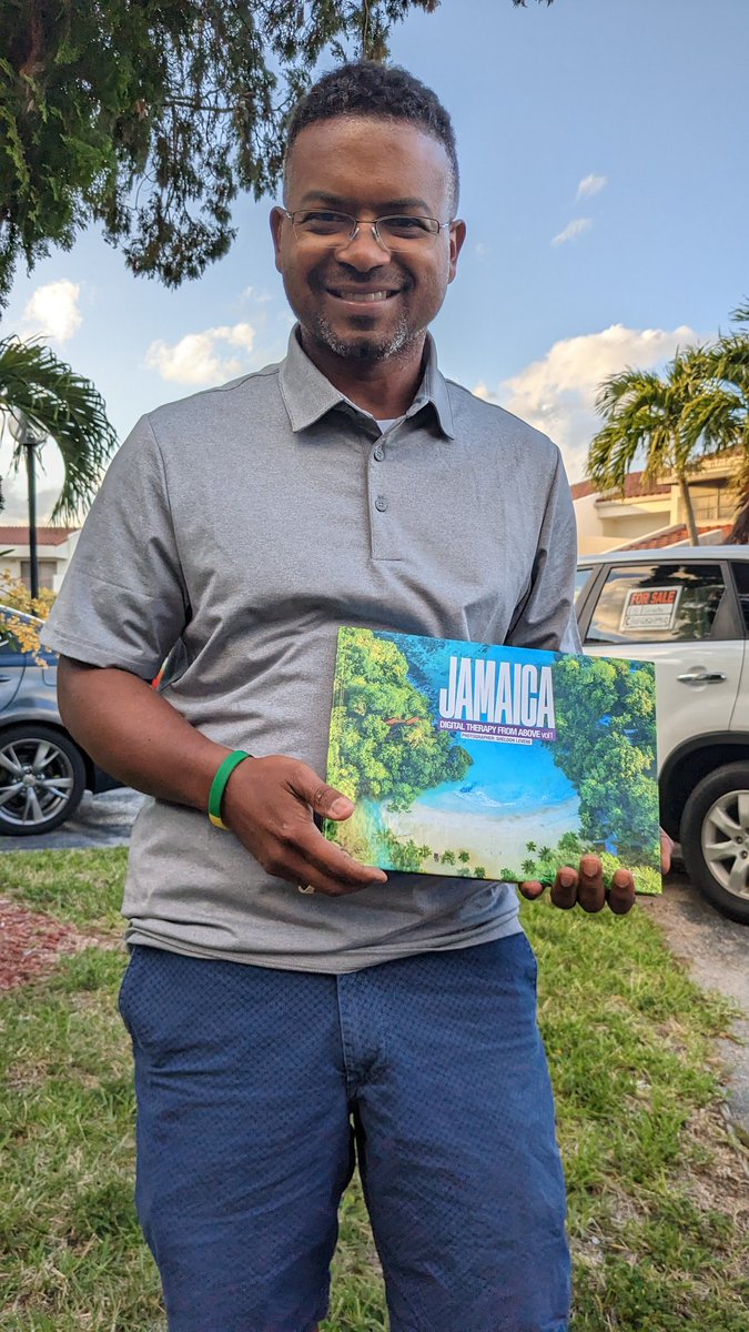 📸 Thank you, Ernie Murihead (Treasure Beach Inn), for choosing not just one but two copies of our coffee table book, 'Digital Therapy Volume 1'! 📚☕️ I appreciate your support and hope that these books bring beauty and inspiration to your space.#visitjamaica #digitaltherapy