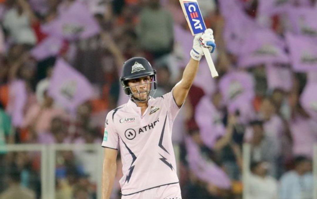 ItsmeAK4Tsay1's tweet photo. 𝐌𝐀𝐈𝐃𝐄𝐍 𝐈𝐏𝐋 𝐂𝐄𝐍𝐓𝐔𝐑𝐘 𝐁𝐘 𝐒𝐇𝐔𝐁𝐌𝐀𝐍 𝐆𝐈𝐋𝐋...!! 💯

What an incredible knock this has been 👏 👏

#GTvsSRH | #ShubmanGill
#TATAIPL2023 | @ShubmanGill https://t.co/IUbsa7Oh3T