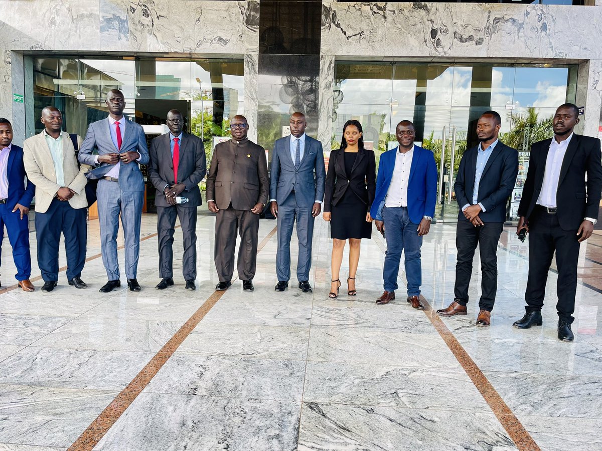 MutajogeraL's tweet photo. Building investment partnership with Ministry of Mineral Development South Sudan🇸🇸 The conversation we were talking about on how we increase or add value to both countries Minerals investment sector . Thanks Hon. Fred Opolot and the team to make happen #team #investment #developm https://t.co/mKbZjuem7i