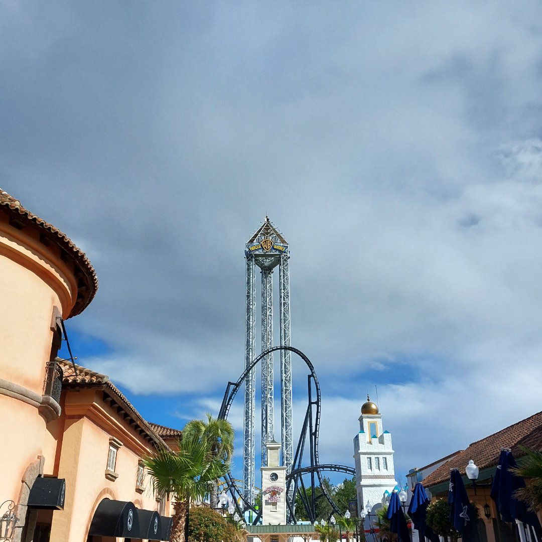 tpc_de's tweet photo. Parque Warner Madrid hat eine Weltklasse Achterbahn eröffnet! Erfahre wie die Fahrt auf der neuen Intamin Achterbahn ist:
🇩🇪 https://t.co/j6oZtX9pcF
🇺🇸 https://t.co/Gja5vtQ2XY
#Freizeitpark #ThemePark #ParqueWarnerMadrid #ParquesReunidos #IAAPA #Intamin #ThemedAttraction https://t.co/zyKkq5pgcS