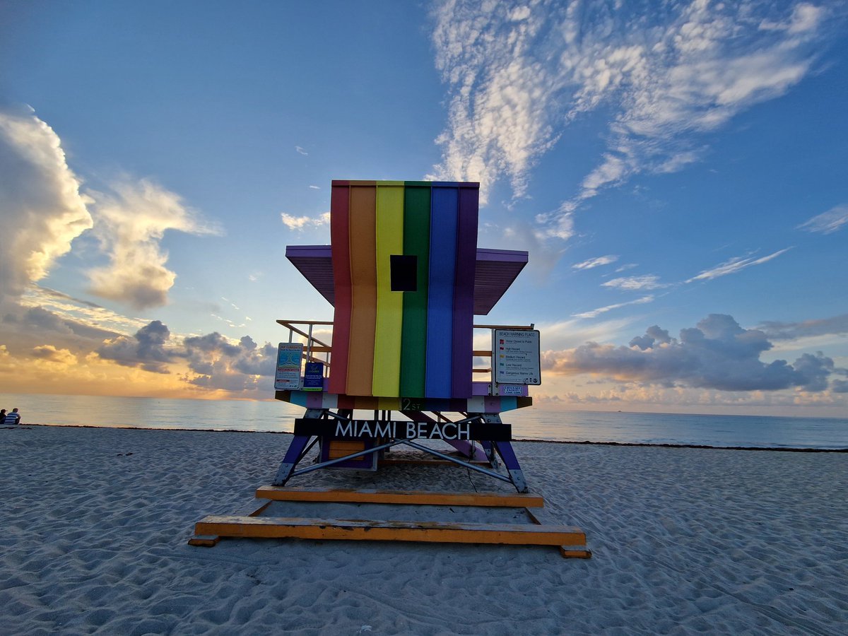 #amecsummit preparation with a 7 am ocean swim on South Beach. Thanks for joining <a href="/stephbridgeman/">Steph Bridgeman</a>
