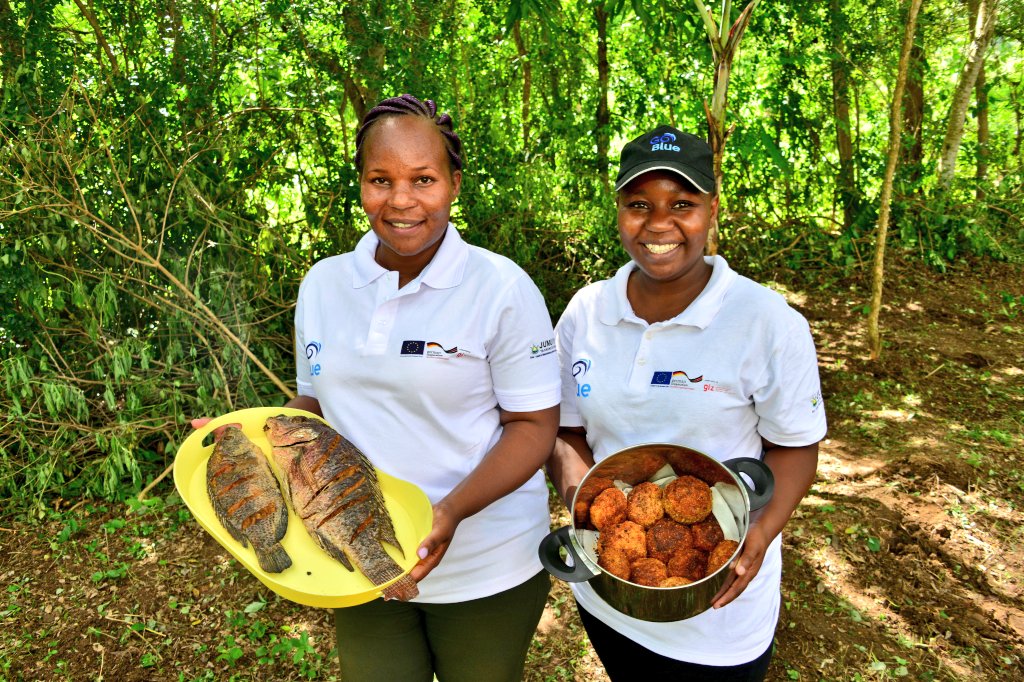GovernorMwadime's tweet photo. Together with #IssaTimamy @EUAmbKenya & ambassadors from EU member states we were previleged to witness how youth are equipped with requisite knowledge & skills on aquaculture at the Tilapia Nursery in Dembwa funded by the EU @GermanyinKenya & @giz_gmbh #GlobalGateway #GoBlue https://t.co/5rhltwMj4n