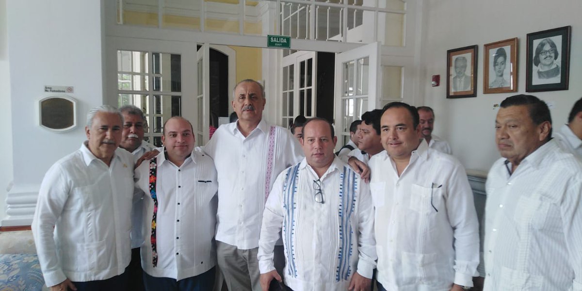 HectorTapia_'s tweet photo. ⭕️#Entérate | En estos momentos llega el gobernador tal estado @cmmerino a la toma de protesta del presidente del @CCET_Tabasco Ricardo Beltrán Merino, lo acampaña el Embajador de Costa Rica en México Pablo Heriberto Abarca Mora. https://t.co/TJQgByqsoe