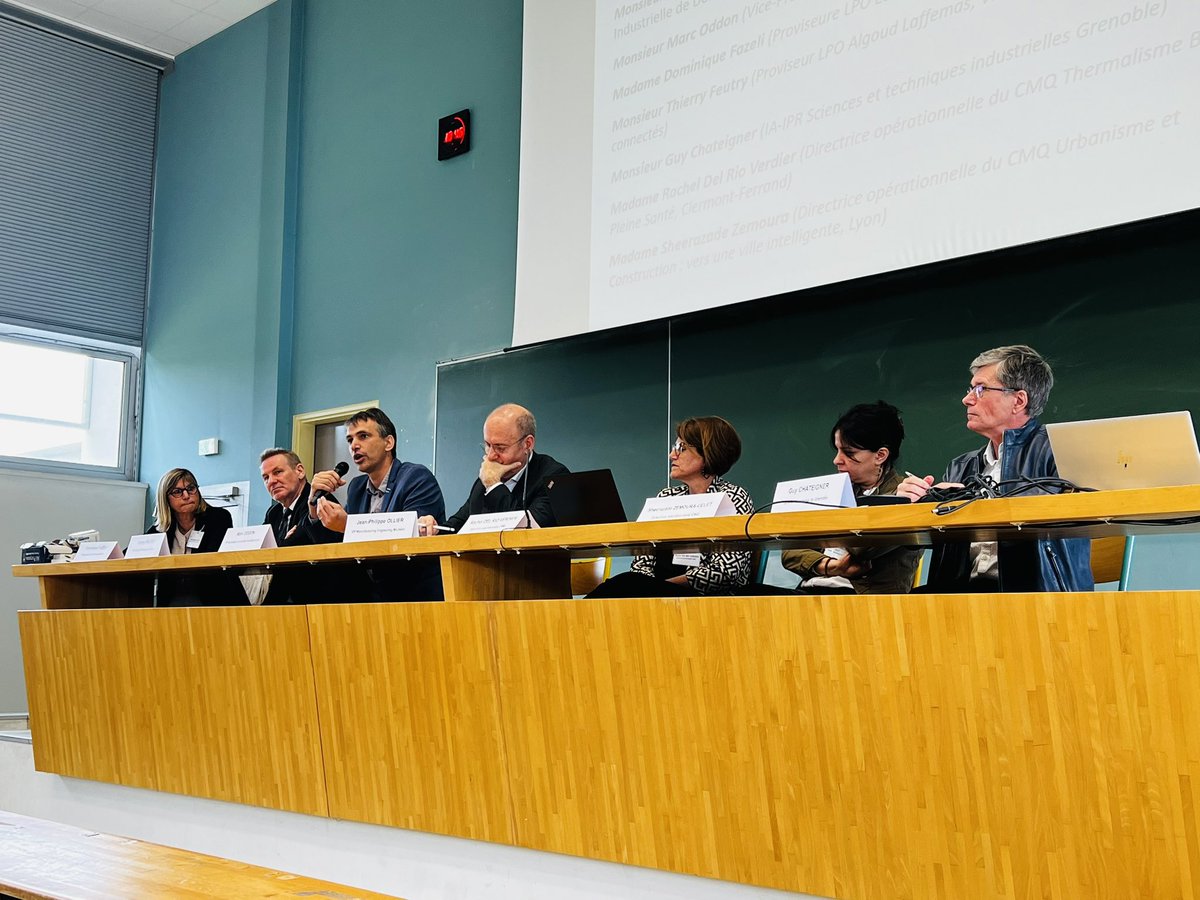acgrenoble's tweet photo. Le recteur @DugripOlivier et La rectrice @HeleneInsel ouvraient ce matin le séminaire régional des personnels d’encadrement #CMQ

Une journée pour réfléchir ensemble aux transformations managériales à opérer dans le pilotage des CMQ #LyceeProfessionnel https://t.co/1o9jm24j9k