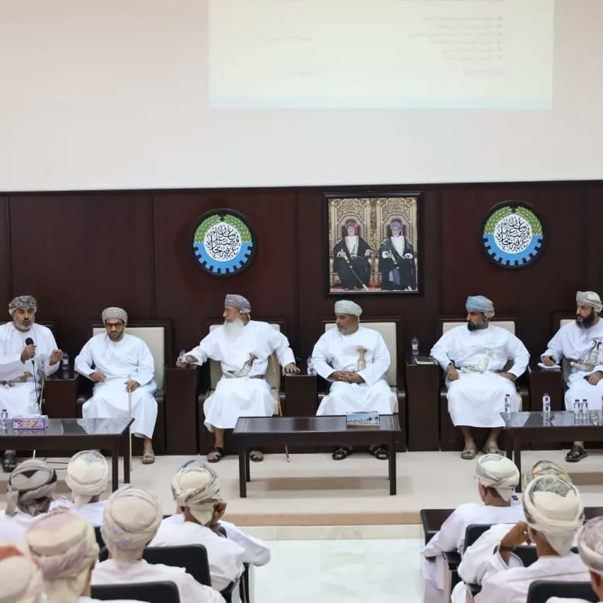 occi_dkh's tweet photo. شركة الداخلية للتنمية والاستثمار قيد التأسيس

عقد بفرع غرفة تجارة وصناعة عمان بمحافظة الداخلية اللقاء الاول مع كبار المستثمرين لتأسيس شركة الداخلية للتنميه والاستثمار   تحت رعاية سعادة هلال بن سعيد الحجري محافظ الداخلية https://t.co/KgrnNTK14p