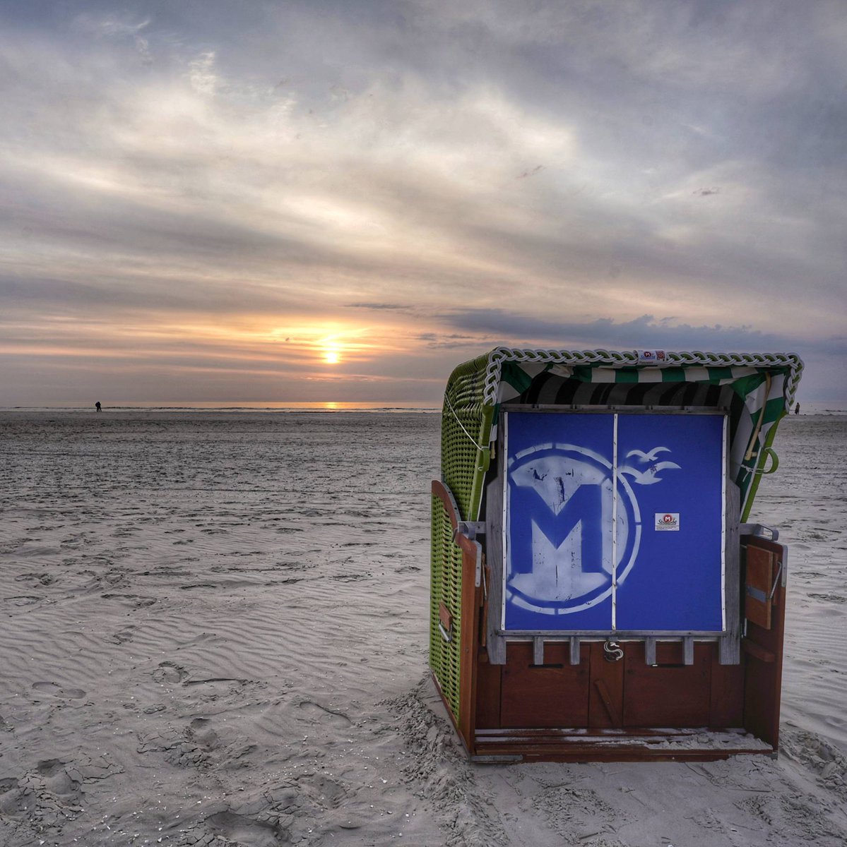 Endlich #Amrum ! Gestern Abend herrliches #Panorama am #Kniepsand // #nordsee #light #clouds #peace #reiselust #travel #outdoor #nature #travelgram #landscape #landscapephotography #reiselust  #borntotravel  #welltraveled #holiday #mood #sky #view #nexttrip #sunset #strandkorb