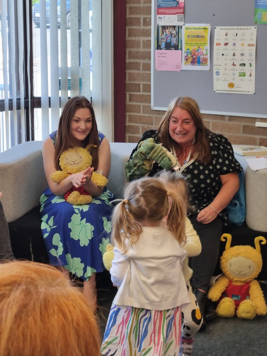 ScotGovEdu's tweet image. Children’s Minister @NatalieDon_ shared a dance and a book with children at Erskine Library to mark the beginning of #BookbugWeek 2023.

The @scottishbktrust Bookbug programme is supported by £1.8 million in @scotgov funding.

▶️ bit.ly/41D4LSM