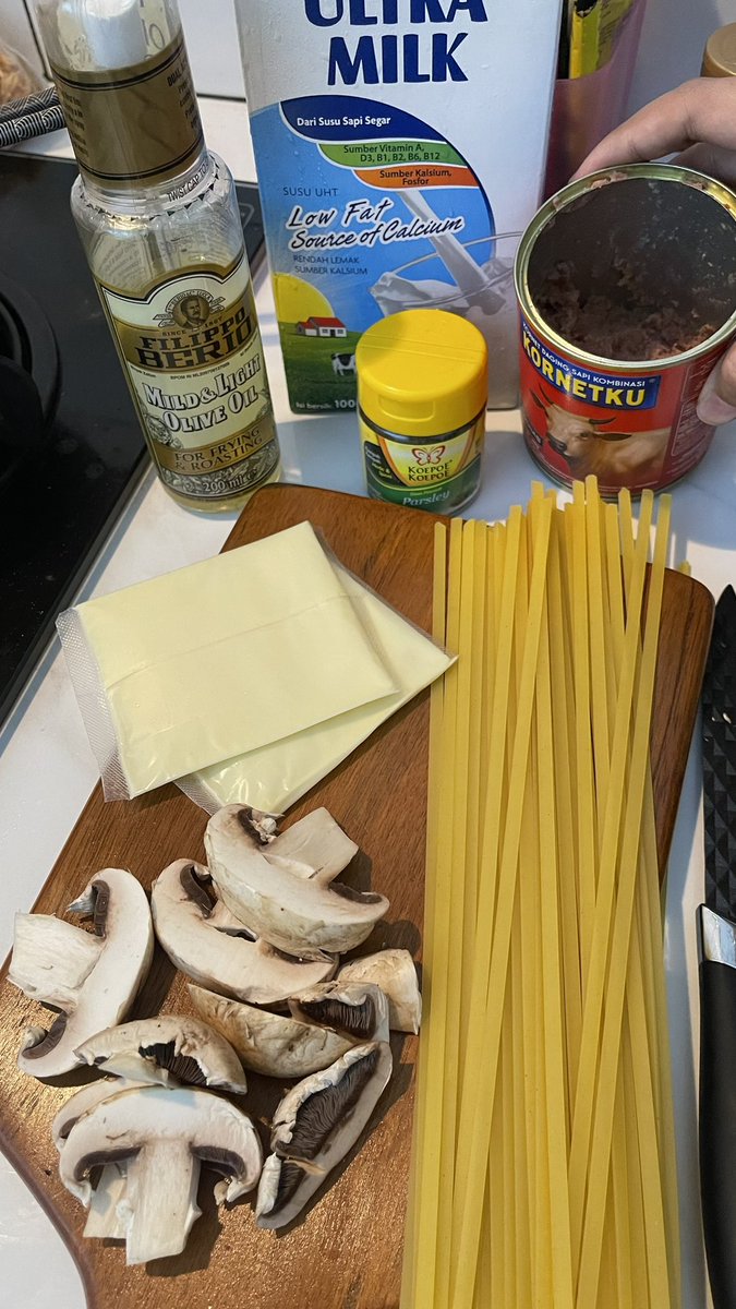delialstr's tweet photo. Dah lama ga masak
Creamy mushroom and beef fettuccine. https://t.co/cFNTyUkFJo