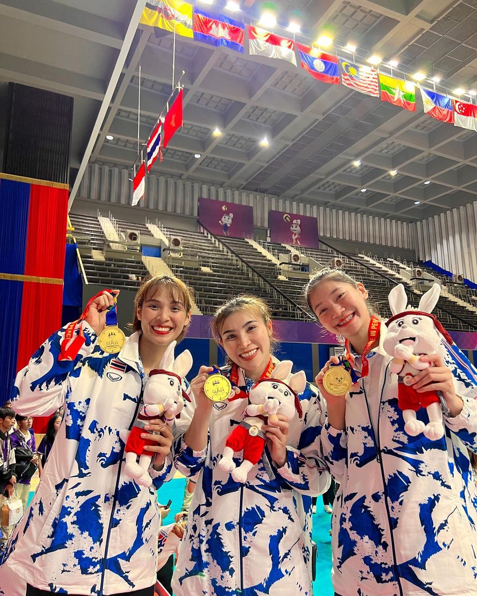 volleyballworld's tweet photo. Thailand 🇹🇭: #Volleyball Queens of Southeast Asia!

Congrats to Thailand for winning another #SEAGames2023 gold medal! Kudos as well to Vietnam &amp; Indonesia for winning the 🥈 &amp; 🥉.

➡️ Full story: https://t.co/FNdysuBpvP

🏐 #VolleyballNews #วอลเลย์บอลหญิง https://t.co/JLcTGa4wgy