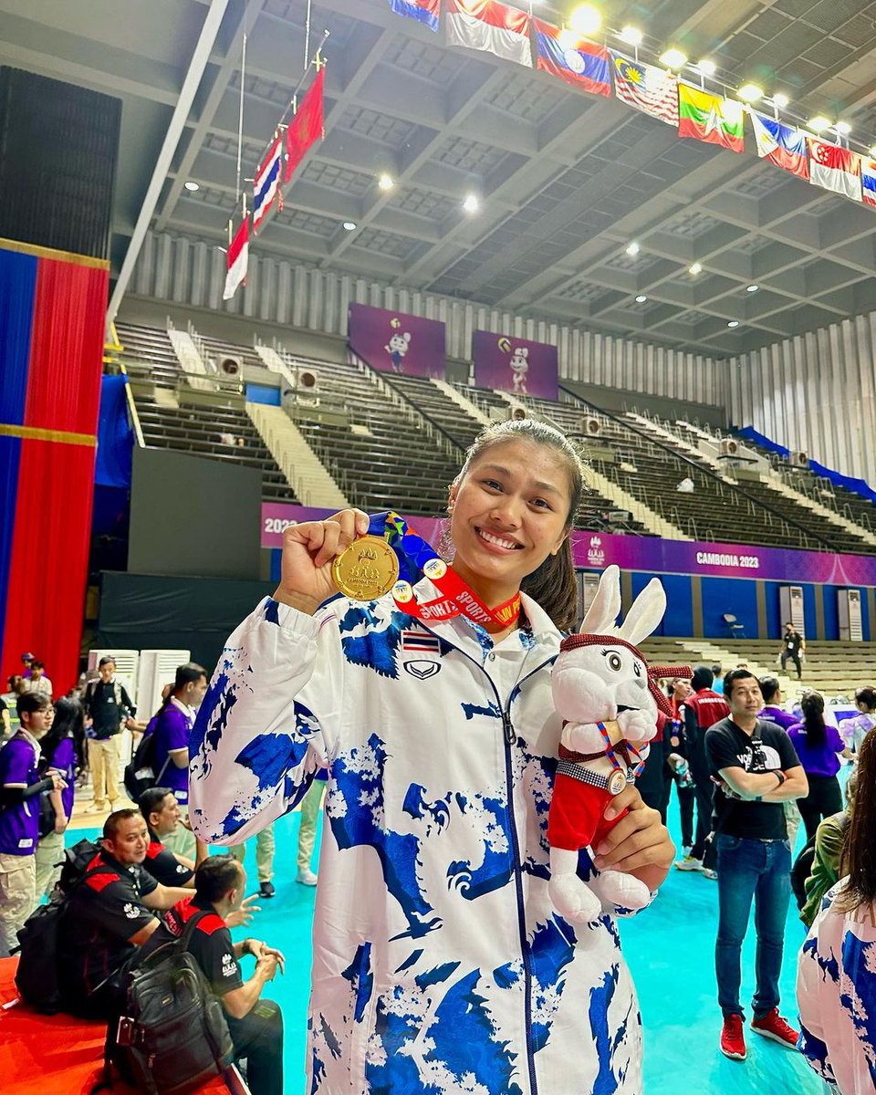 volleyballworld's tweet photo. Thailand 🇹🇭: #Volleyball Queens of Southeast Asia!

Congrats to Thailand for winning another #SEAGames2023 gold medal! Kudos as well to Vietnam &amp; Indonesia for winning the 🥈 &amp; 🥉.

➡️ Full story: https://t.co/FNdysuBpvP

🏐 #VolleyballNews #วอลเลย์บอลหญิง https://t.co/JLcTGa4wgy