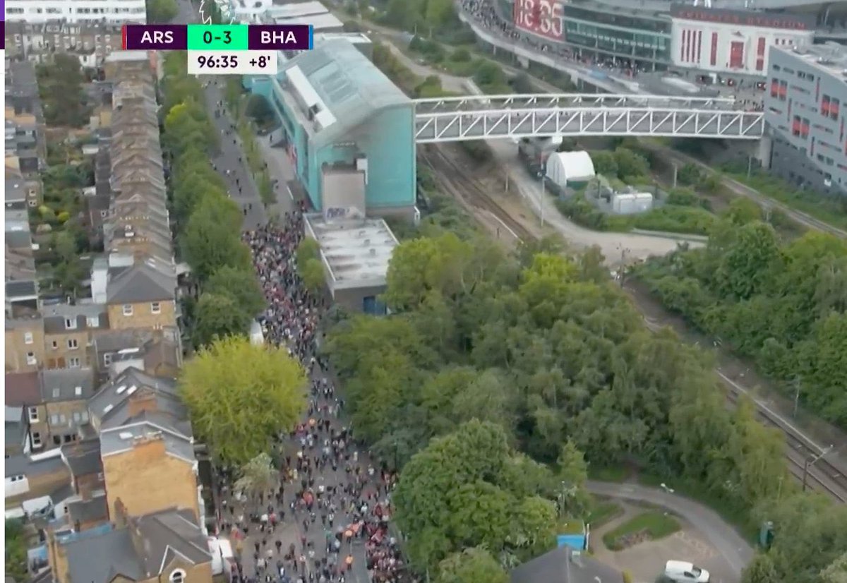 Bayangin pas dulu City vs QPR supporter kita walk out pas 1-2 atau City vs Villa pas skor 0-2

Supporter City bertahan sampai peluit akhir, mental kita yakin sama pemain dilapangan. Kita supporter dukung sampai peluit akhir!

CITEH! CITEH! CITEH!