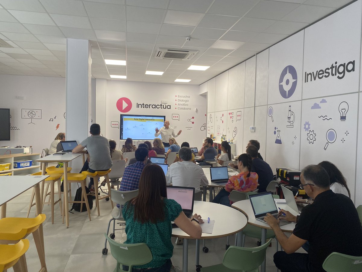 Primera sesión de PANELES INTERACTIVOS para formadores del CEP de Sevilla, aprendiendo de <a href="/jlcastano/">José Luis Castaño</a> <a href="/CEPdeSevilla/">CEP de Sevilla</a> <a href="/FormacProfAnd/">Servicio de Planes de Formación</a>