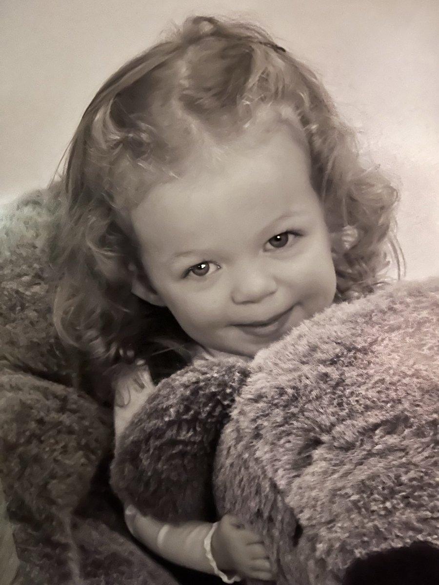 ⭐️Senior Spotlight⭐️ Carolyn has been dancing at studios and in theatre productions for over 10 years, and joined the pacesetters this past year. Next year, she will be attending Kansas State University to major in Animal Science on the Pre-Veterinary track. We will miss you!