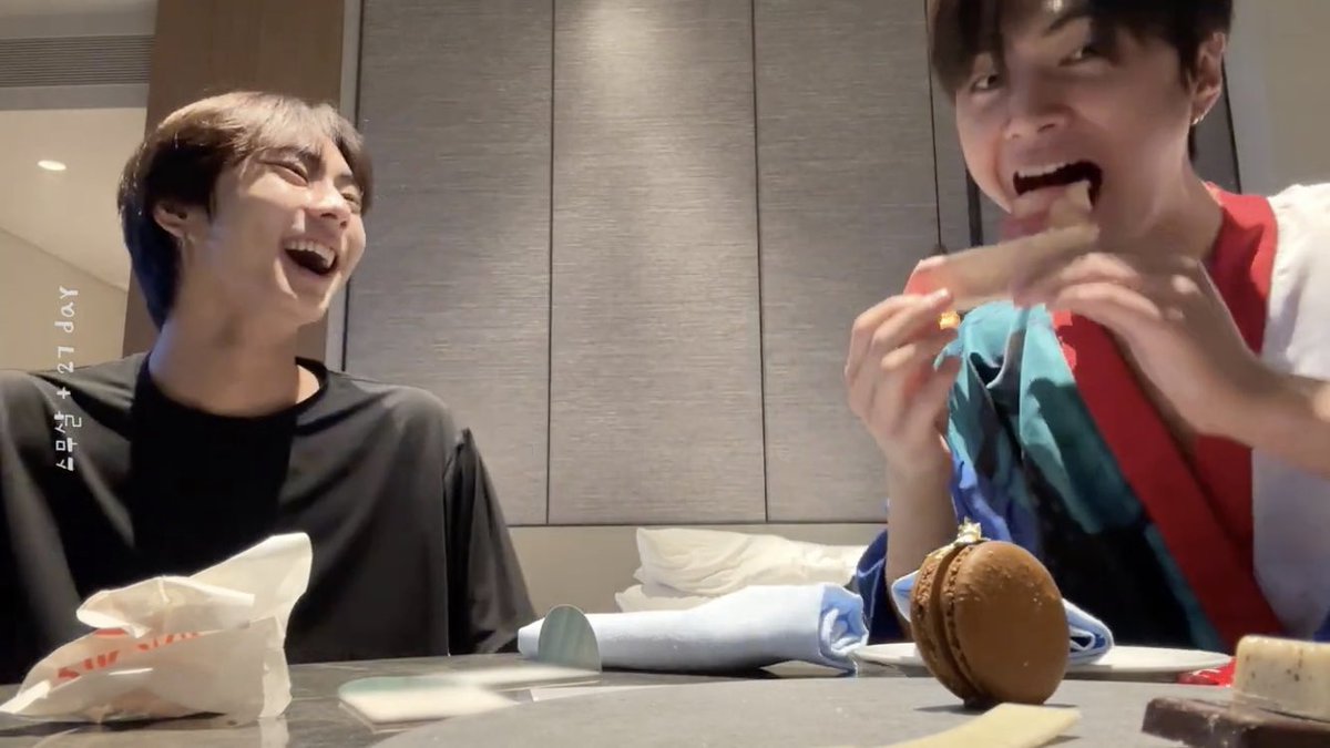 ชอบใจขนาดนั้นเลยดิ