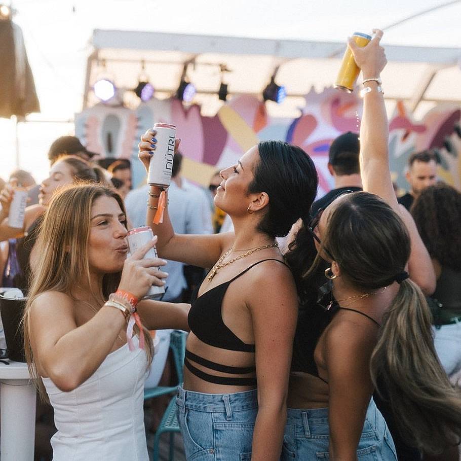 Raise a NÜTRL to real friends and real vodka seltzers 🥂 #NUTRL