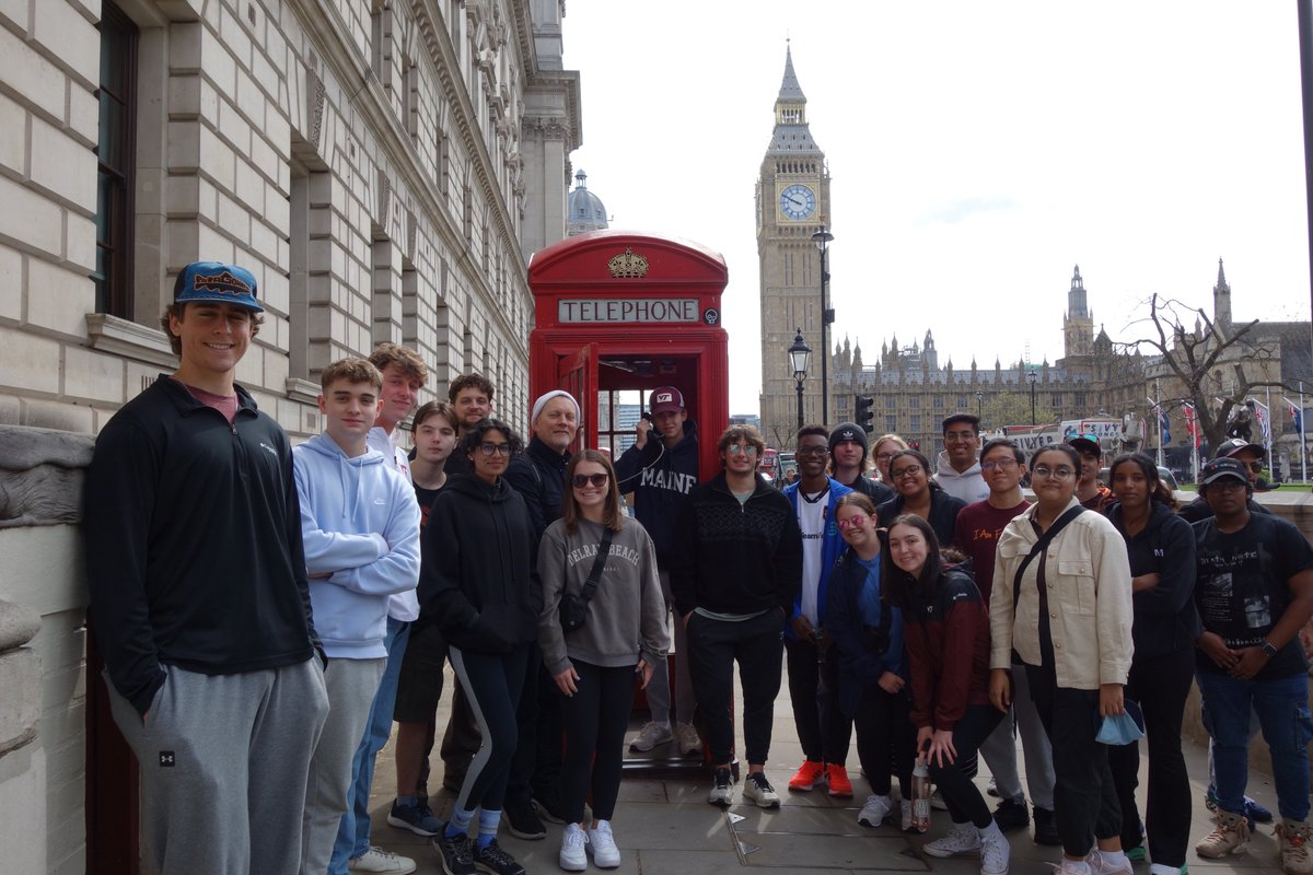 crossingdan's tweet photo. UK/Ireland Day 1 (part 4):

-Obligatory photos with an iconic London phone booth

#vtrsap2023 https://t.co/1whZKGzK5Q