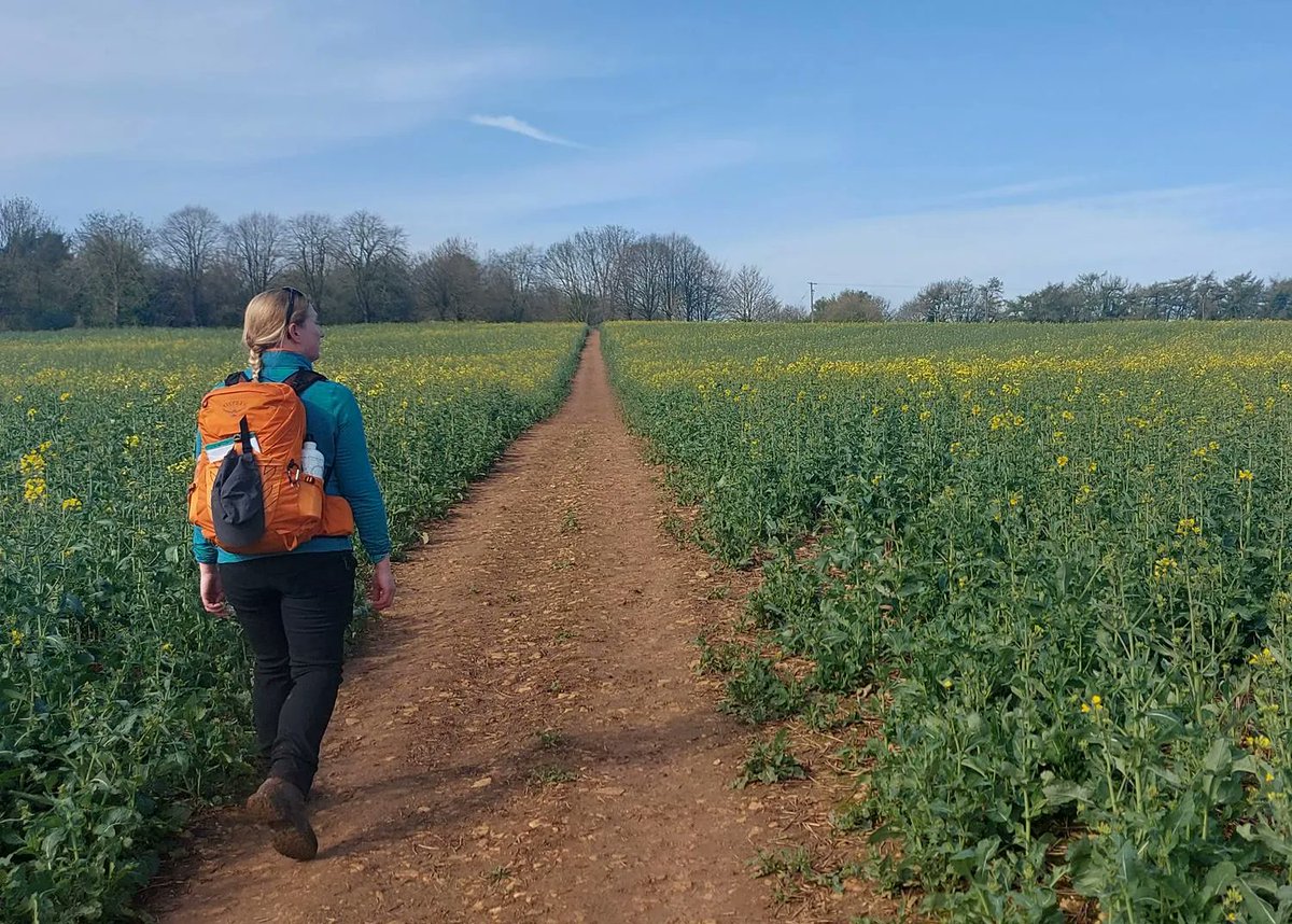 If that first chapter of my #CotswoldWay adventure journal series was subtitled ‘on getting ready’, this post, should be considered ‘chapter two: the walking begins’. And what a beginning it was! New Splodz Blogz >> splodzblogz.co.uk/2023/05/14/cot… #GoHiking #GetOutside #NationalTrail
