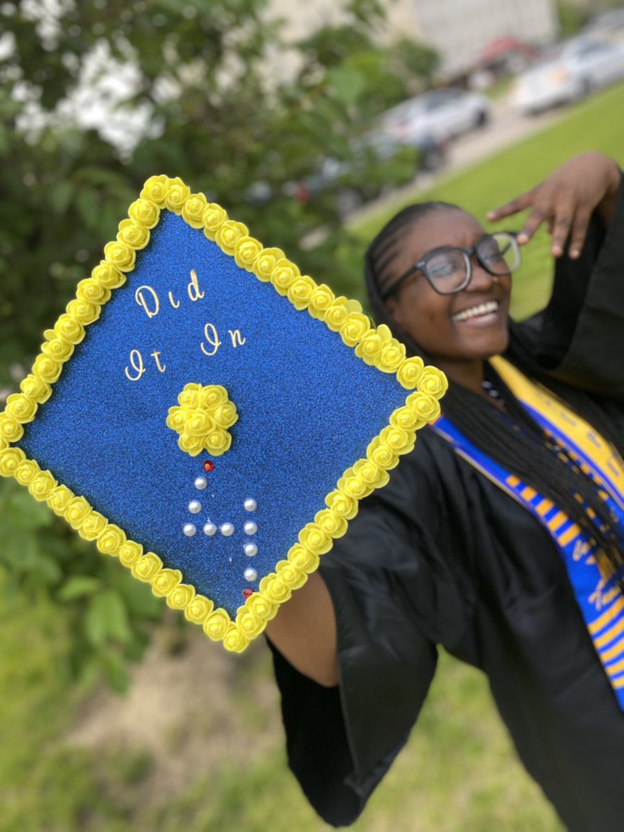 Sigma_GammaRho's tweet photo. Congratulations to Soror Isis Essex🥳!
Isis graduated recently with a Bachelor’s of Science in Psychology, minoring in Women’s, Gender, & Sexuality Studies🧠.
#PoodlesGraduate #GlamorousGammaRho #SGRHO #SigmaGammaRho #ISU26 #ISU25 #ISU24 #ISU23 https://t.co/mQzQoNYQeN
