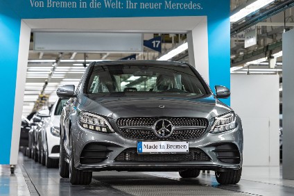 FaitVance's tweet photo. Daimler's Bremen plant starts on C-Class facelift. #carshow #mercedes https://t.co/cw0AuQKazd https://t.co/QZG2K8iBBX