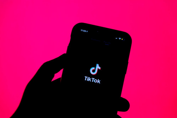 HopkinsCommEd's tweet photo. Have you heard about the latest new app called TikTok? In this fun class we'll take a look at the fastest growing social media app used by millions each day. "A Parent's Guide to TikTok" is a class for adults that will take place on Tuesday, May 23.

https://t.co/R9CPzPzhK9 https://t.co/YDcmGSYTou