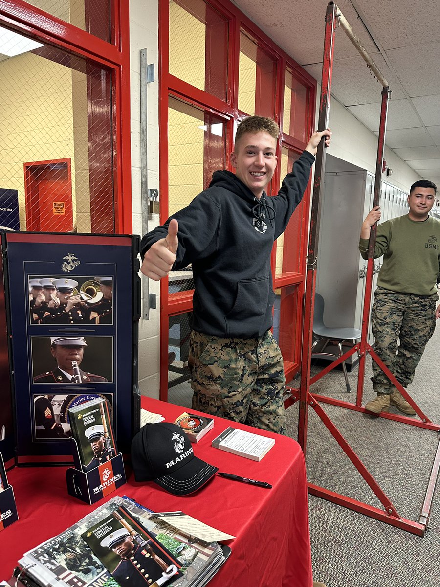 dreamup_joy's tweet photo. Look who’s back from the HDHS Class of 2022! Semper Fi! #hdhspride https://t.co/zsO8tLrqes