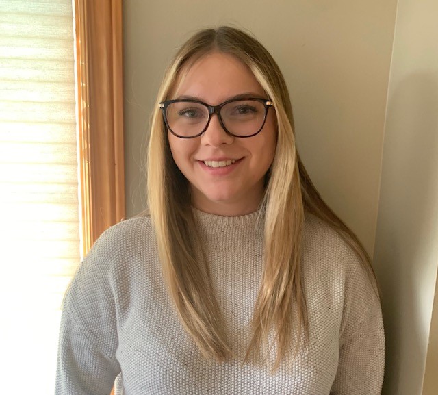 Working on speech at home? Grab a bucket or bag and use items around the house or nearby that include the sound you want to target or just use cards. Have your child run around and locate them all. This is a great and engaging way to practice at home or anywhere!