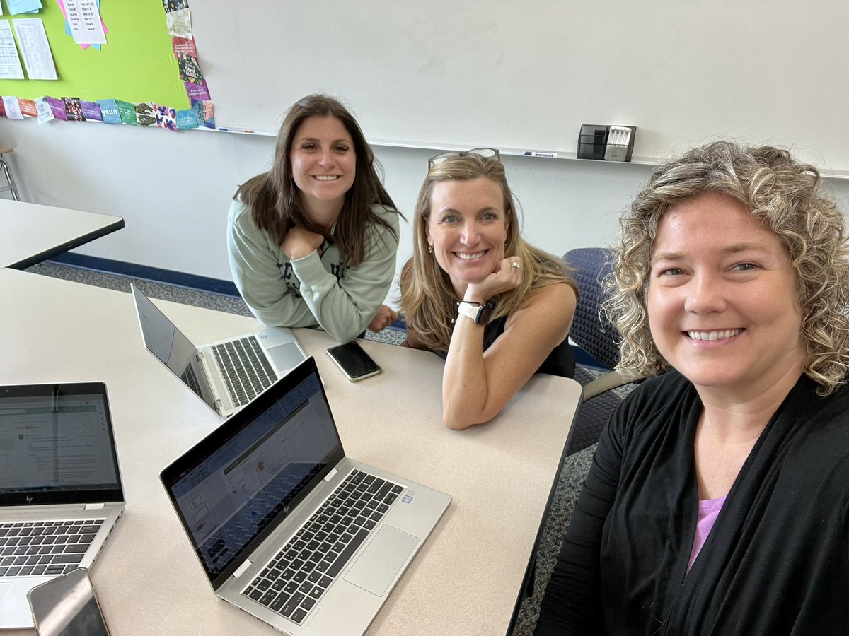 STEM training today with 7th grade! Bloxels, Edison, drones, and LittleBits! <a href="/Oakview_MS/">Oakview MS</a> <a href="/os_edtech/">OS Ed Tech</a>