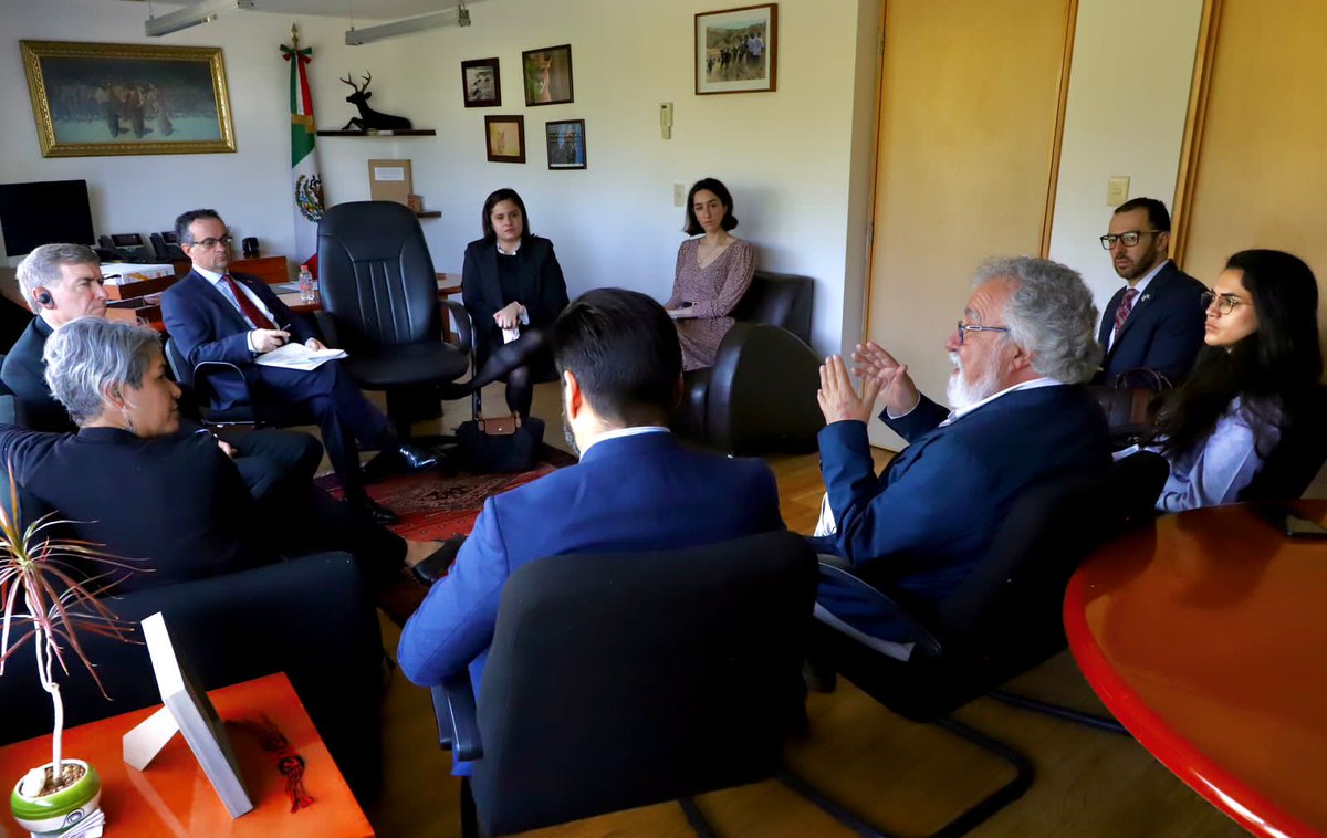 A_Encinas_R's tweet photo. Fructífera reunión con el Ministro del Reino Unido para América, @DavidRutley y el embajador, @JonBenjamin19

#AgendaDeDerechosHumanos https://t.co/Gj24umVMfI