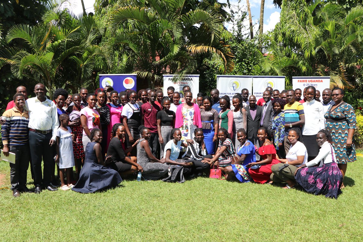 FAWEUganda's tweet photo. FAWE Uganda Executive Director Susan Opok Tumusiime joined FAWE Uganda beneficiaries & staff at the school-work transition workshop at Rest Gardens Bweyogerere and officiated the opening of the 3 day training.
#UnlockingPotential
#SchoolToWorkTransition https://t.co/z8poMqMiKl
