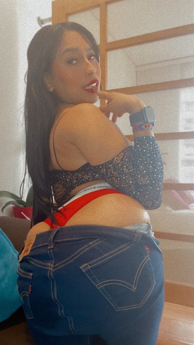 Hoy quiero cabalgar y no un caballo 🐎 https://t.co/3SEY3dWGcS<a href="/tag/babycakes"class="tags"><span>#babycakes</span></a>