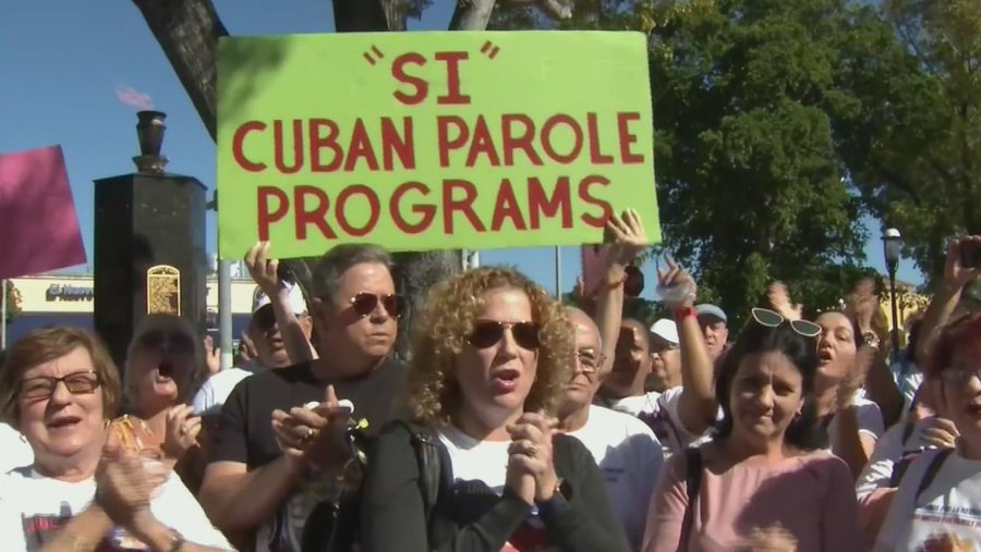 Jorgeglezspear's tweet photo. The Cuban family needs the #CFRP. Thousands of cases with more than 7 and 8 years waiting for an available visa.
#CFRP #Texas
#F1F2AF2BF3F4 #MoveNowVisaBulletin #Categoriasenunlimbo @USEmbCuba @SecBlinken @StateDept @WHAAsstSecty @TravelGov @USCISDirector @SecMayorkas @USCIS https://t.co/vMzuPVsEub