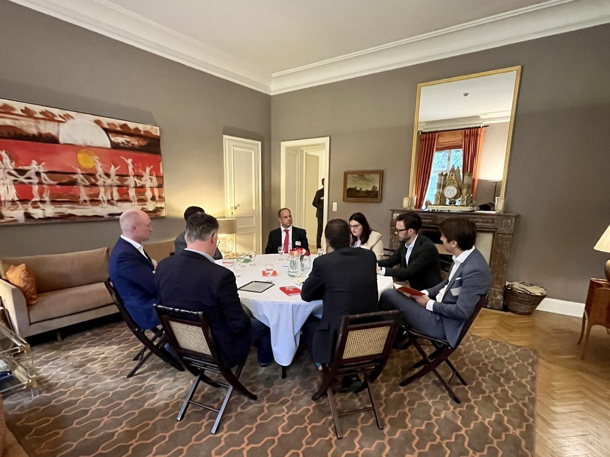 Today we as <a href="/DijkstraDraisma/">Bouwgroep Dijkstra Draisma</a> we’re invited by <a href="/DutchMFA/">Dutch Ministry of Foreign Affairs 🇳🇱</a> to participate in the climate summit in Vienna. Great to hear the experiences and ambitions of a climate neutral built environment in Austria. Honour to hear <a href="/lgewessler/">Leonore Gewessler</a> and <a href="/MiddendorpTom/">Tom Middendorp</a> 🙏#ATNLClimate23