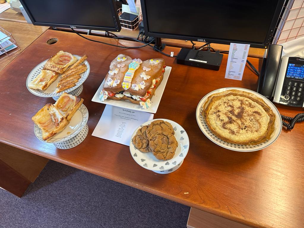 OpenArch_'s tweet photo. 🍰 The Great OpenArch Bake Off 🎂

A delicious day in the office today with a fun bake off, with Lesley and Faye being crowned winners! 

#GreatBritishBakeOff #GreatOfficeBakeOff https://t.co/GwAXO3eZgy