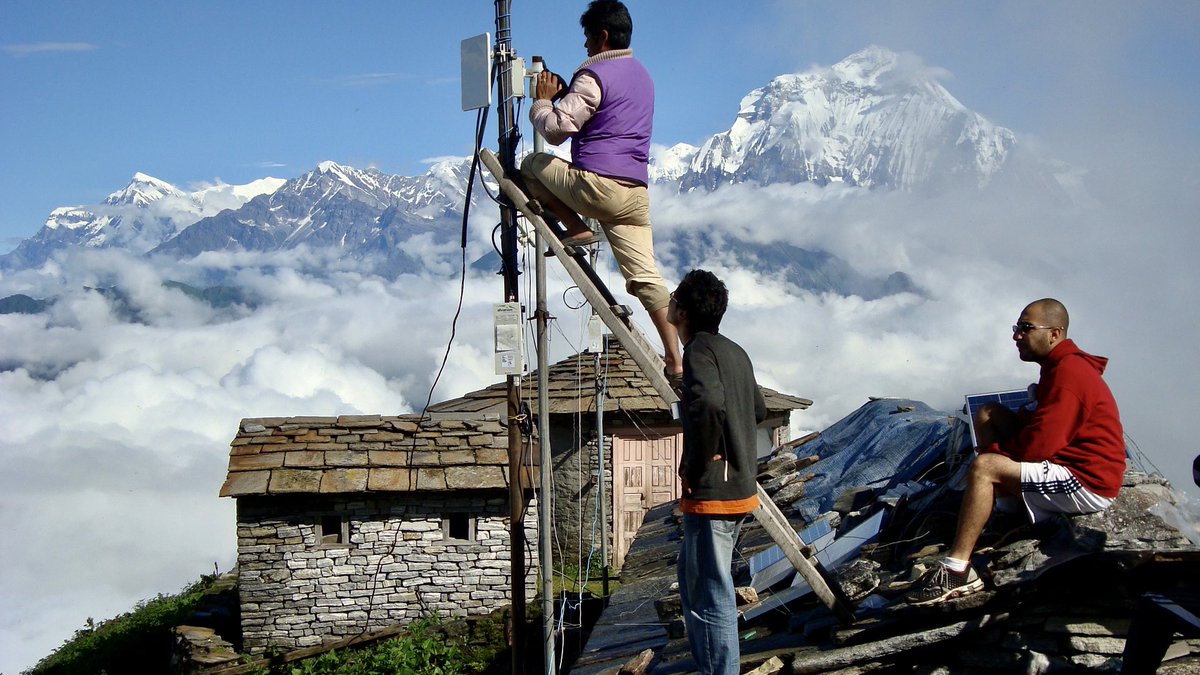 سؤال مهم جدا (ركز معي)
ما هي (اهم) وثيقة حكومية (يجب) ان تحملها او تحصل عليها خارج بلدك بغض النظر عن ان كنت تطلب لجوء في دولة اخرى او تحاول الهجرة او شراء جواز سفر احدى الدول.
ما هي تلك الوثيقة التي بدونها لن يساعدك احد وحياتك تتوقف؟